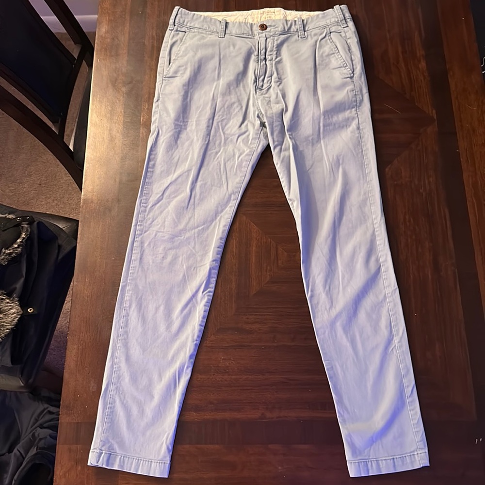 Mens hollister super skinny chino pants. 33x32 like new condition